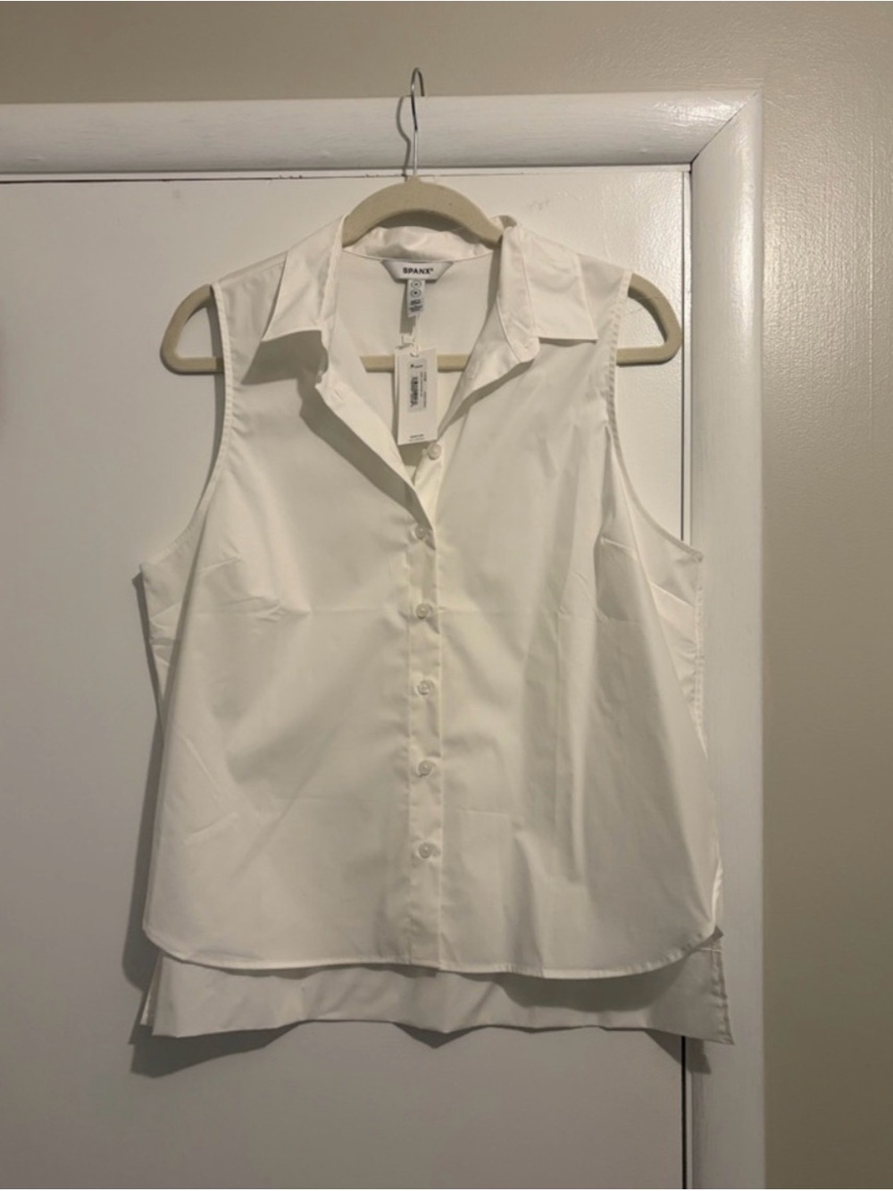 SPANX White Sleeveless Button-Down Shirt